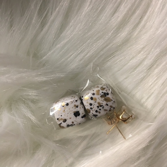 ⭐️ White/Black/Gold spot ear jacket earring - Picture 4 of 5
